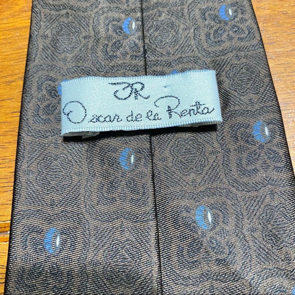 Oscar de la Renta Necktie 100% Silk Made in Canada - Picture 6 of 7
